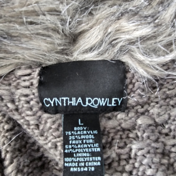 Sweater - Picture 3 of 3